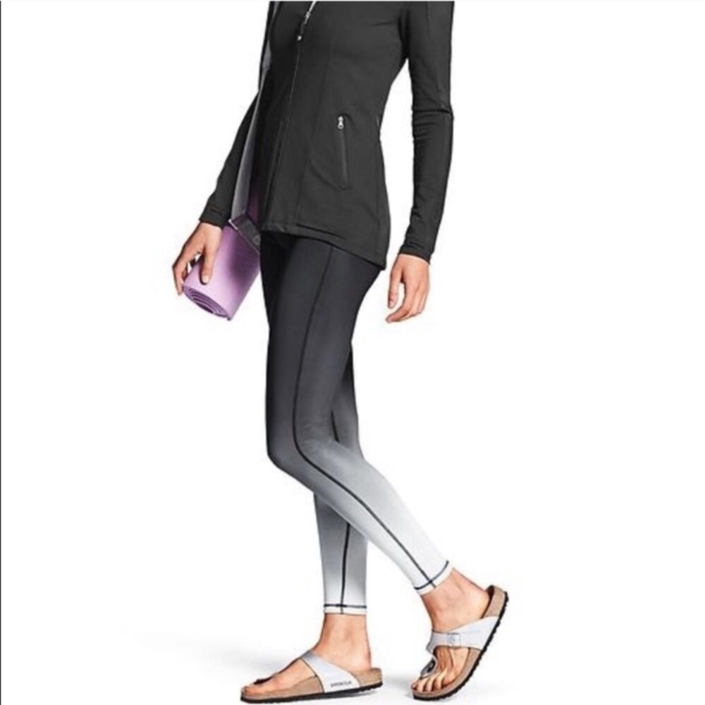 Athleta Black Fade Ombré Chaturanga™ Leggings M